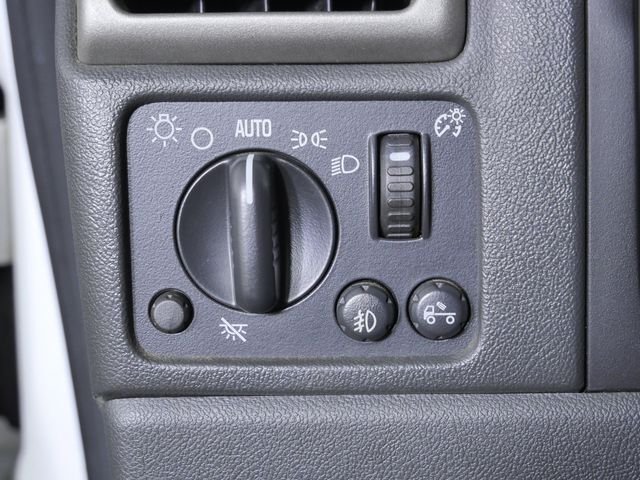 Used 2006 White GMC SLT image 23