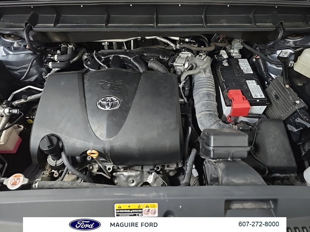 Used 2022 Moon Dust Toyota XLE image 16