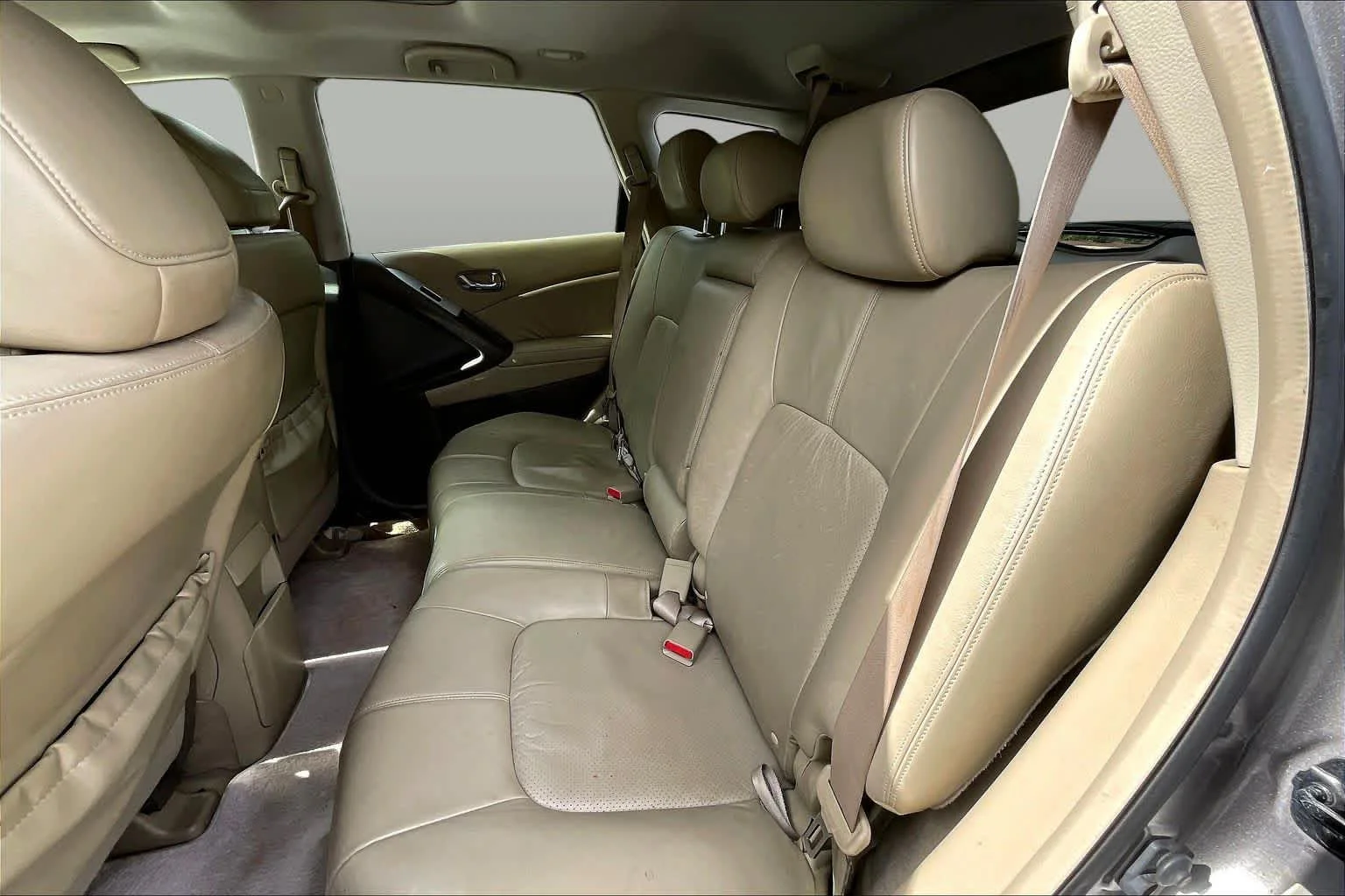 Used 2009 Platinum Graphite Nissan SL image 19