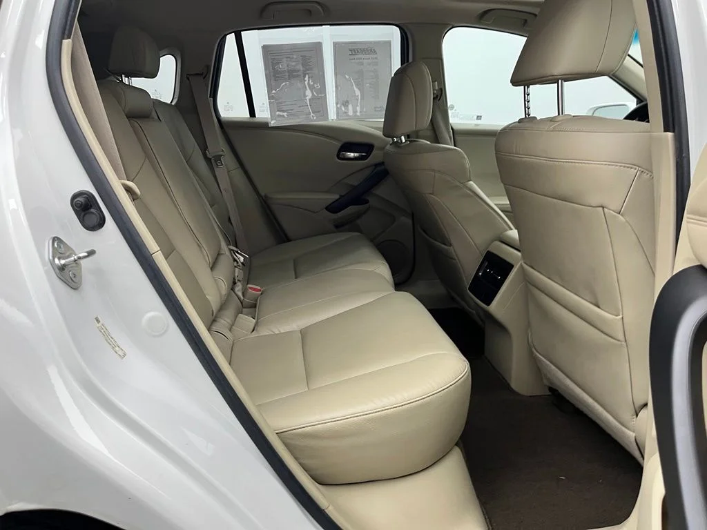 Used 2018  Acura Base image 37
