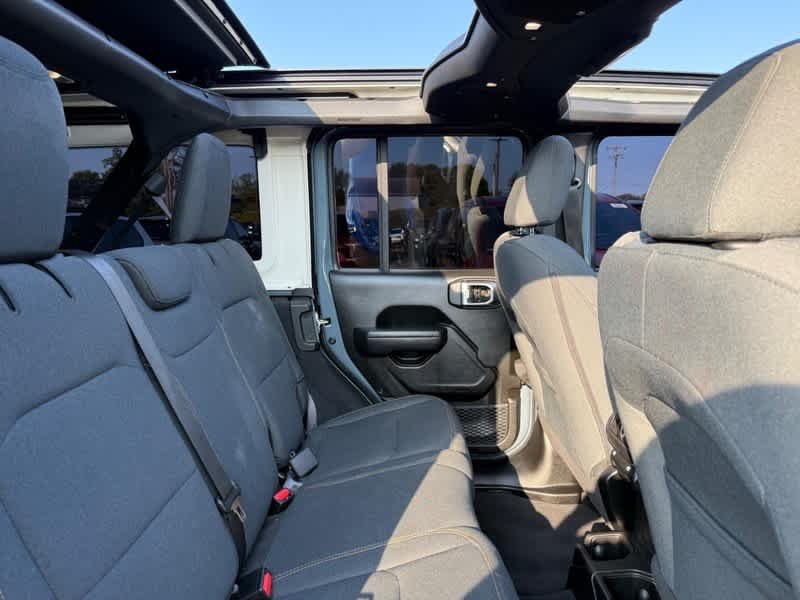 Used 2024 Anvil Clear Coat Jeep Sport S image 10