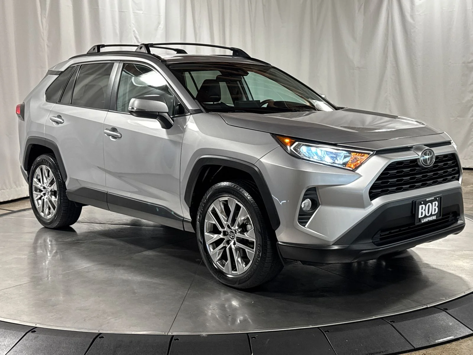 Used 2019 Silver Sky Metallic Toyota XLE Premium image 7