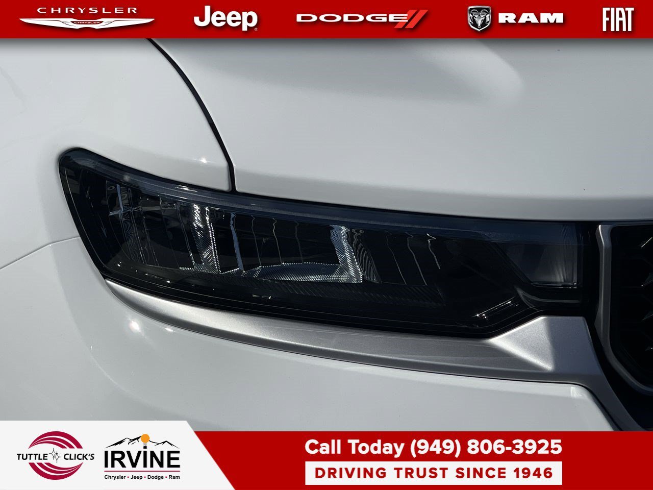 New 2026 Bright White Clear-Coat Exterior Paint Jeep Limited image 7