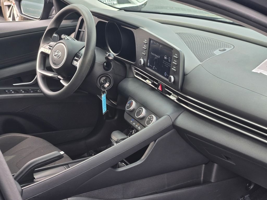 Used 2023 Gray Hyundai SE image 11