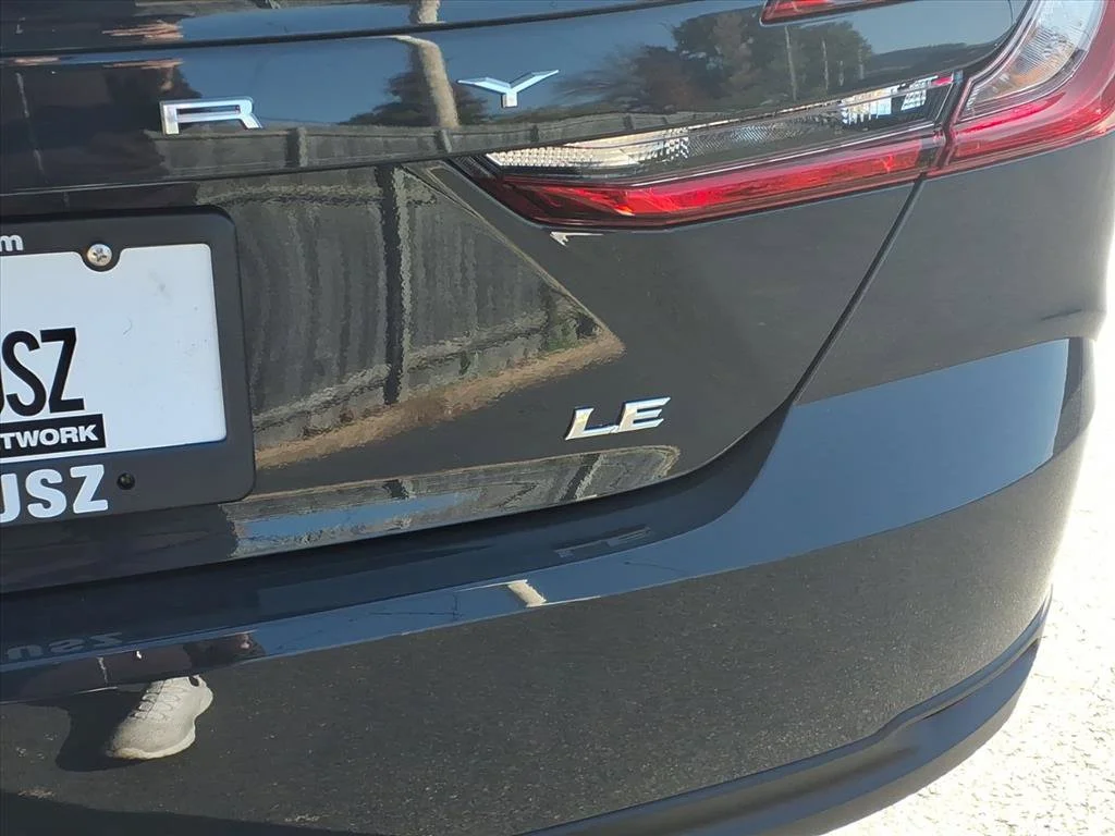 2026 Toyota Camry LE - Photo 20
