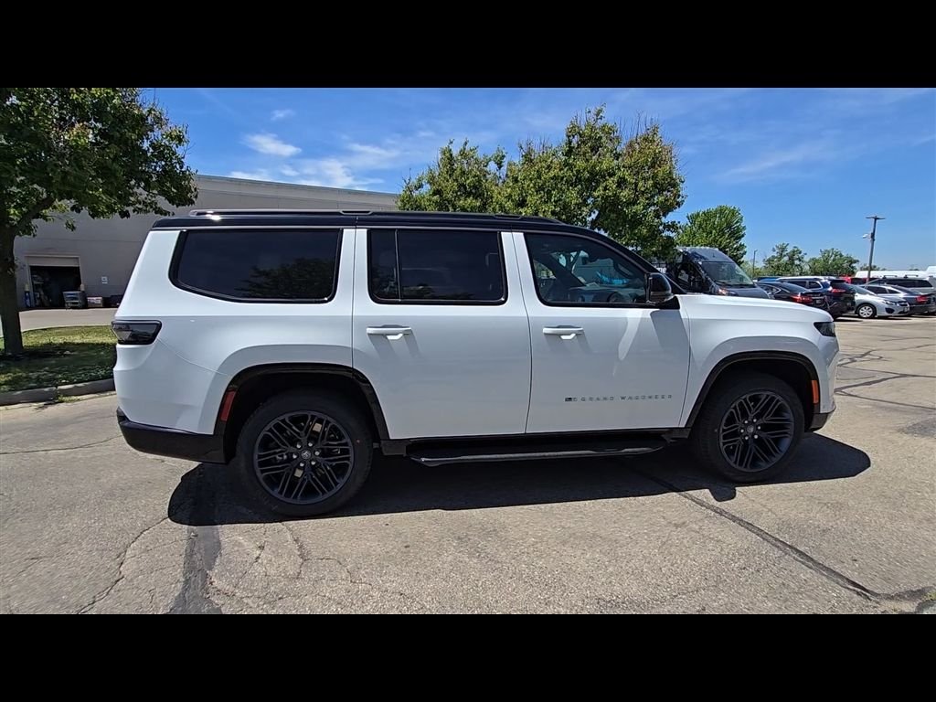 New 2026 Bright White Clear-Coat Exterior Paint Jeep  image 8