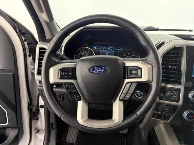 Used 2018 White Platinum Clearcoat Metallic Ford Lariat image 30