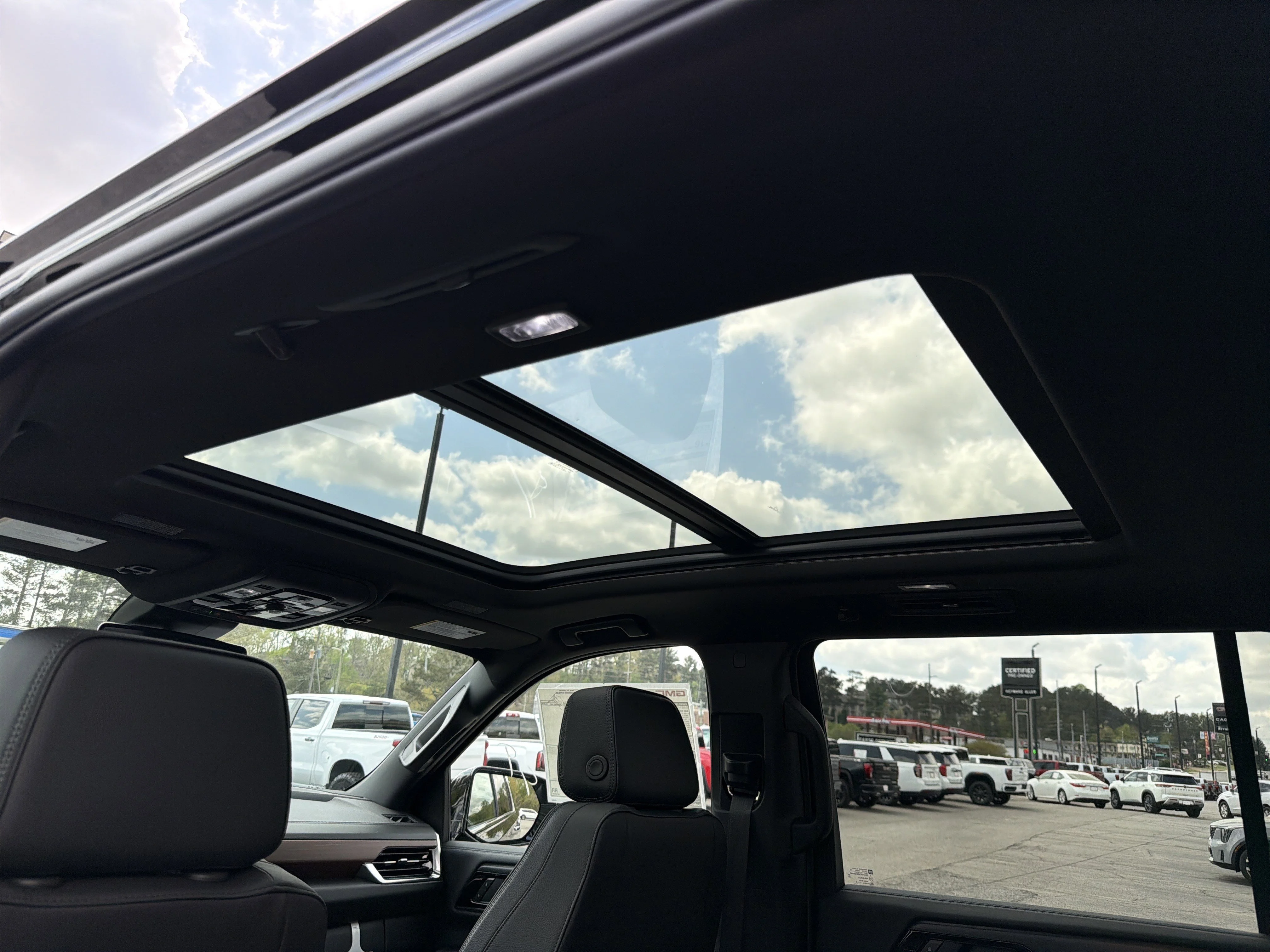 2026 GMC Yukon XL Denali - Photo 30