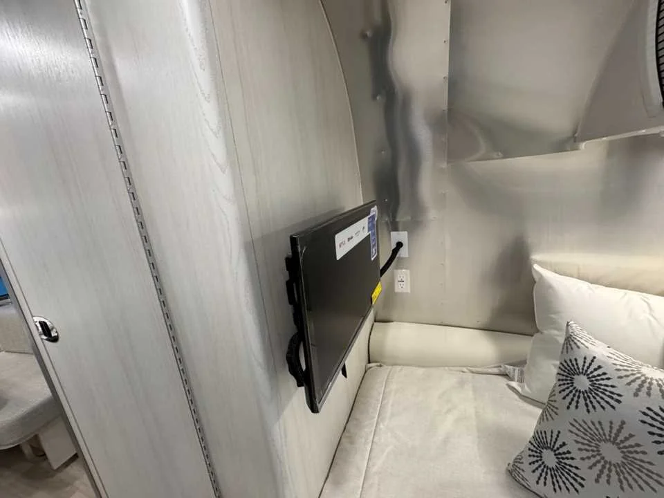 New 2026 SILVER AIRSTREAM  image 11