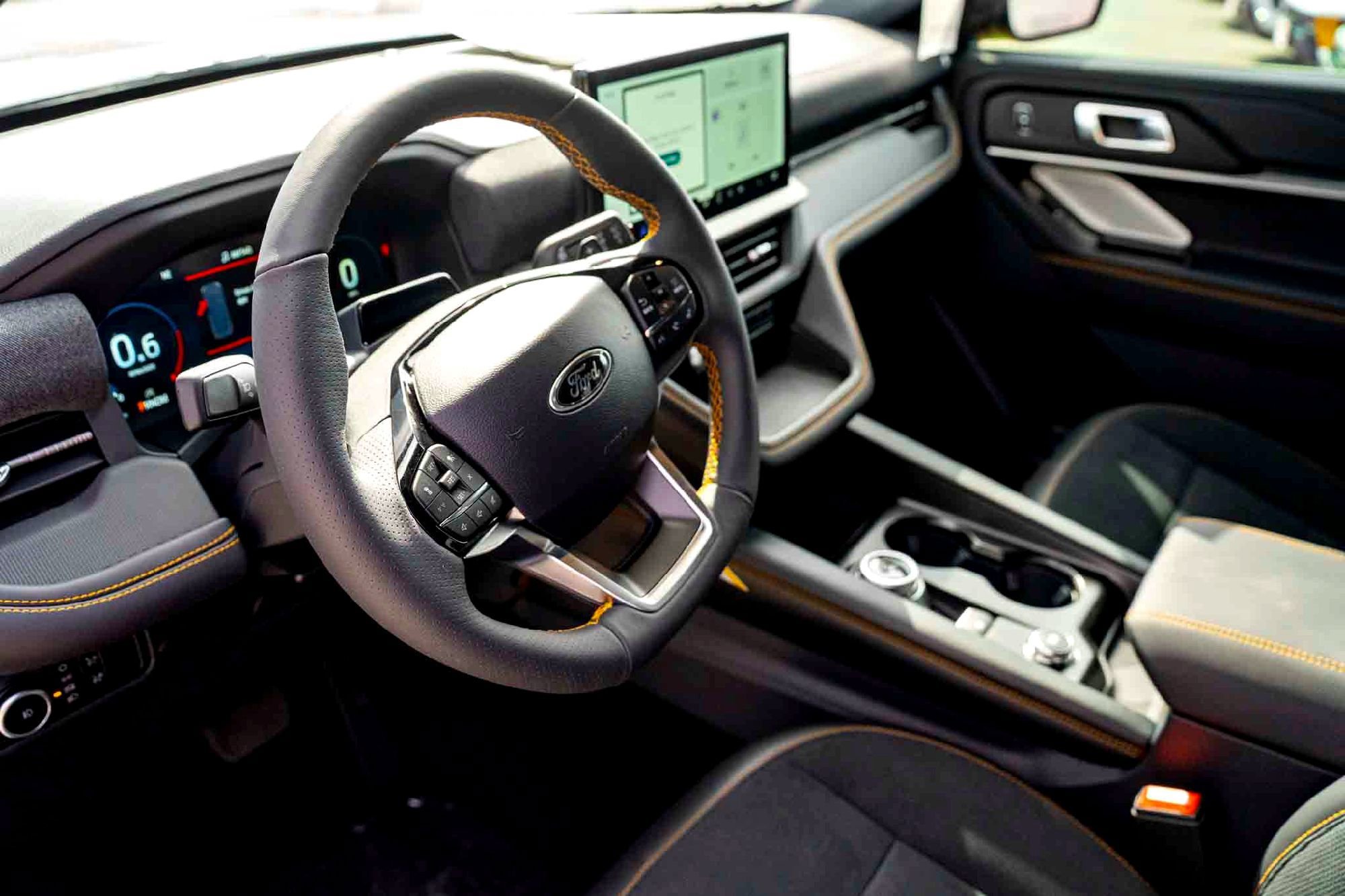 New 2026 Carbonized Gray Metallic Ford Tremor image 10