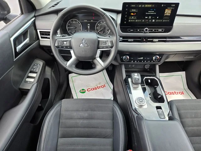Used 2025 Gray Mitsubishi SE image 13