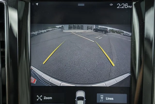 Used 2020 Green Volvo T5 Momentum image 40
