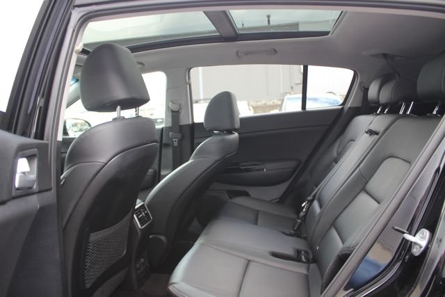 Used 2022 Red Kia EX image 23