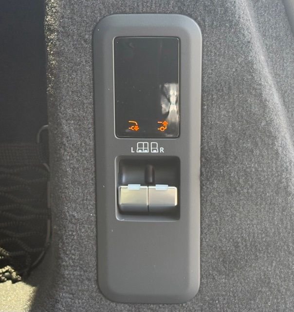 New 2026 Fuji White Land Rover Dynamic SE image 43