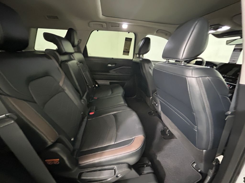 2023 Nissan Pathfinder Platinum - Photo 17