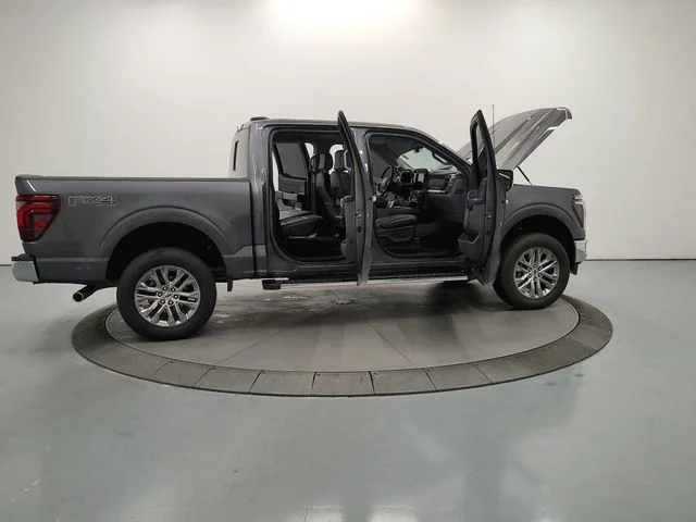Used 2025 Gray Ford Lariat image 17