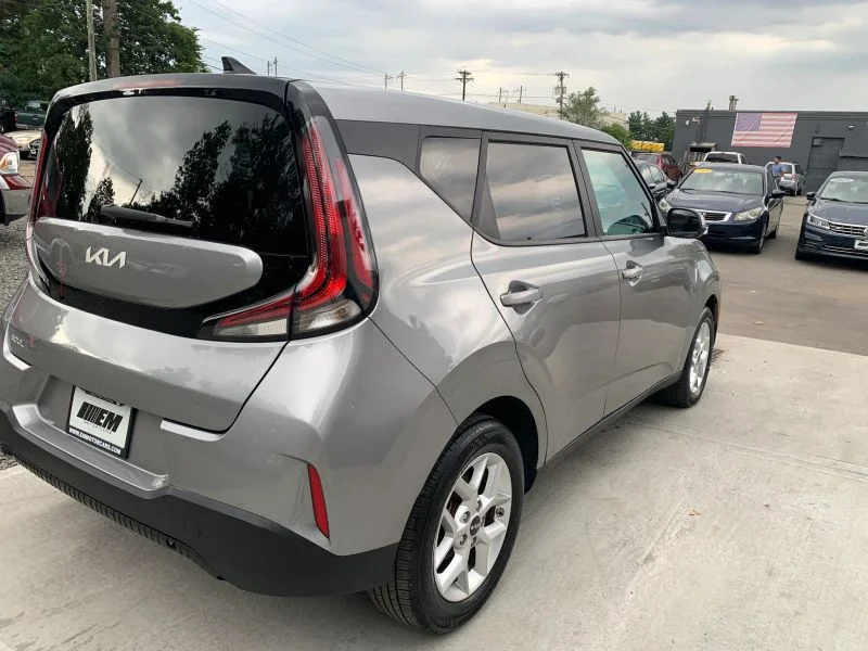 Used 2023 Gray Kia LX Wagon 4D image 18