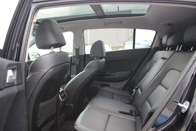 Used 2022 Red Kia EX image 23
