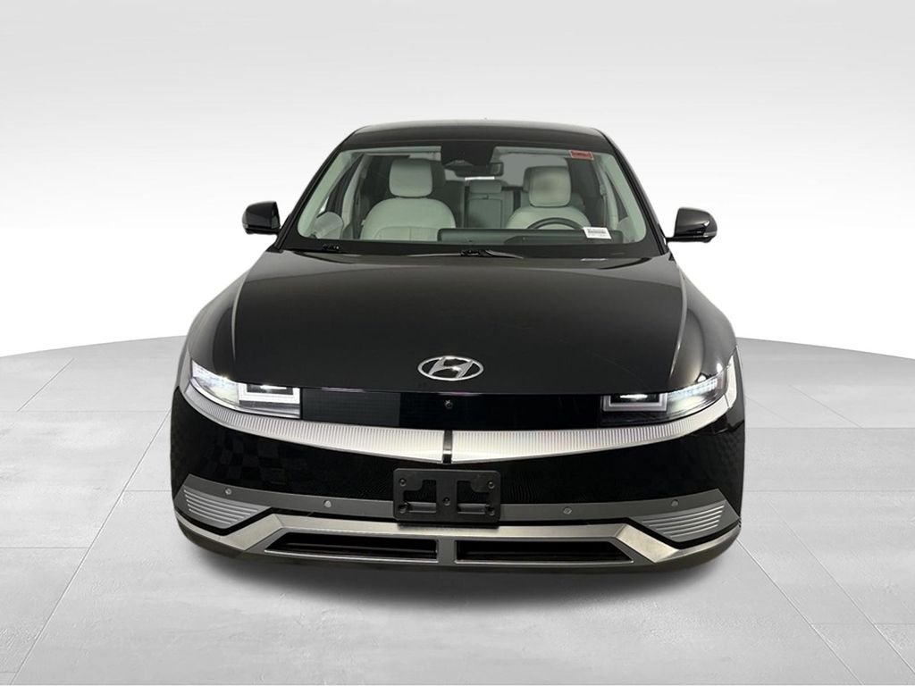Used 2024 Abyss Black Hyundai Limited image 4