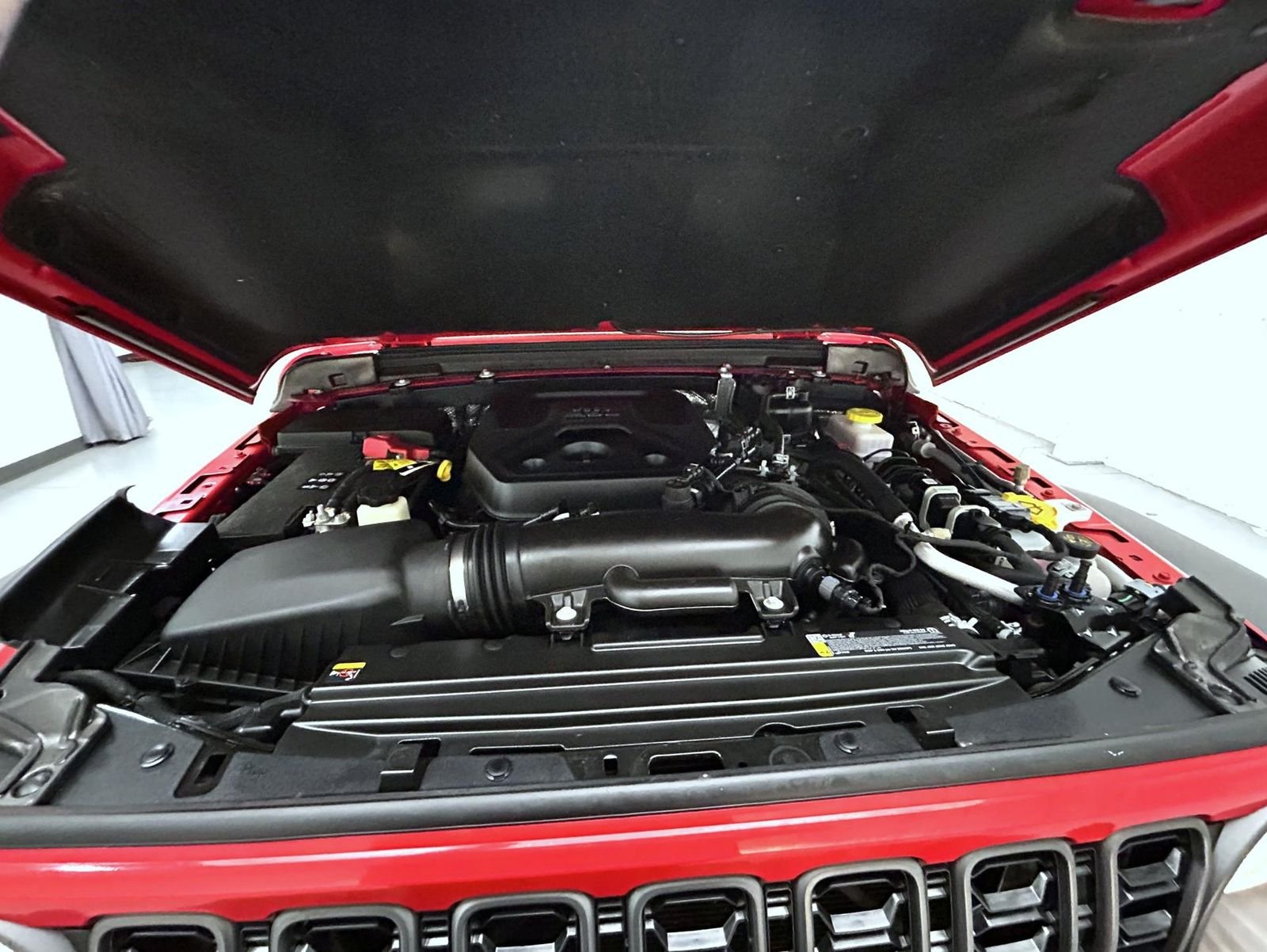 Used 2025 Red Jeep Sport S image 24