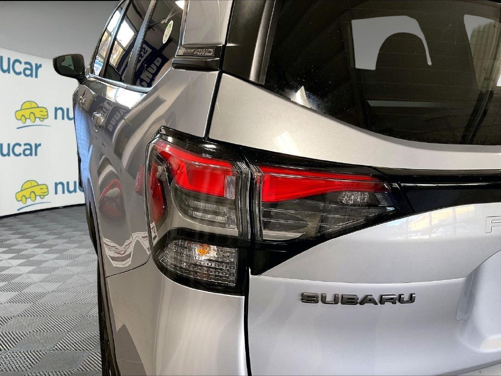 Used 2025 Ice Silver Metallic Subaru Premium image 34