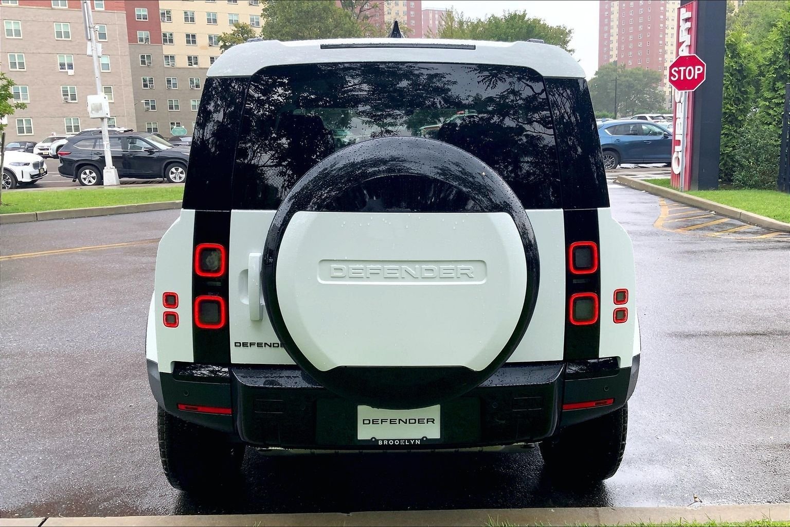 New 2026 Fuji White Land Rover S image 4