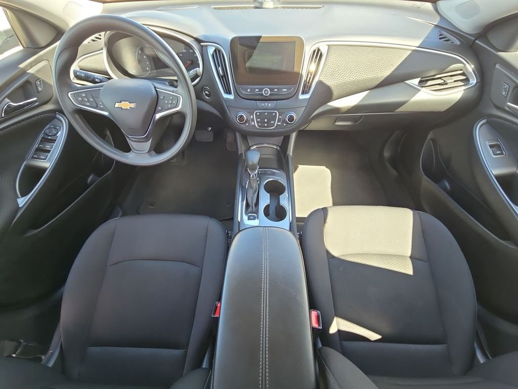 Used 2024 White Chevrolet LT image 21