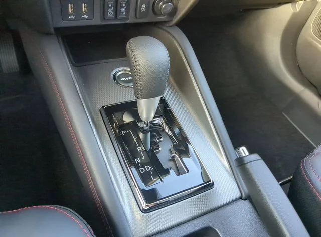 New 2027 Silver Mitsubishi SE image 28