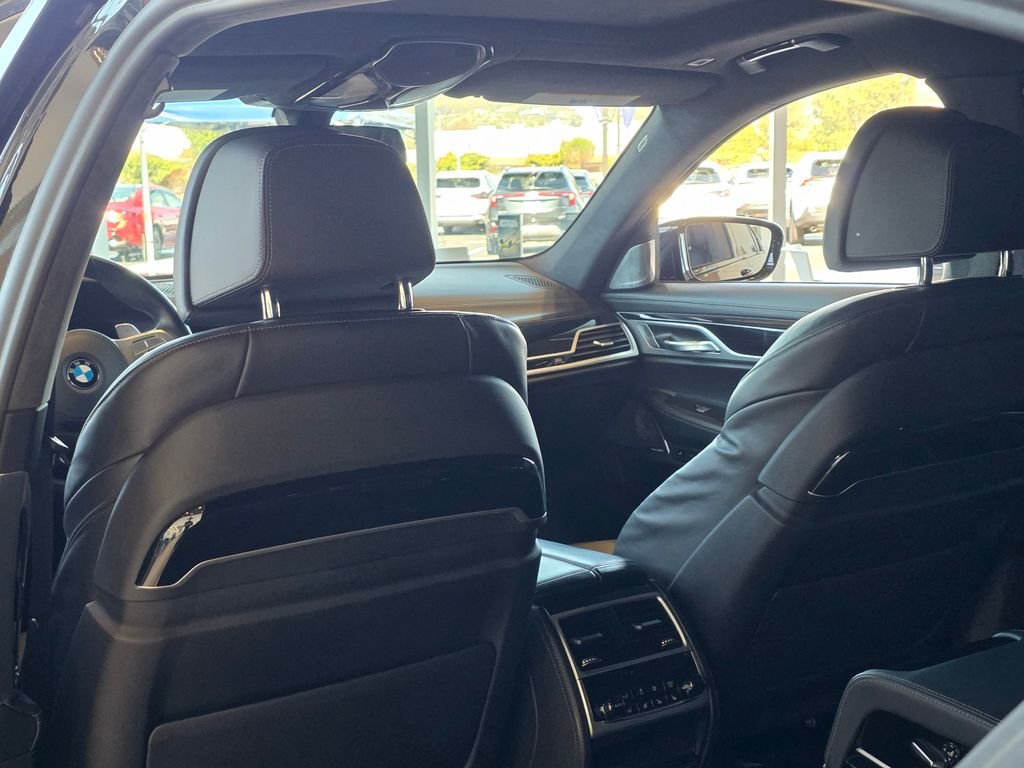 2021 BMW 7 Series M760i - Photo 62