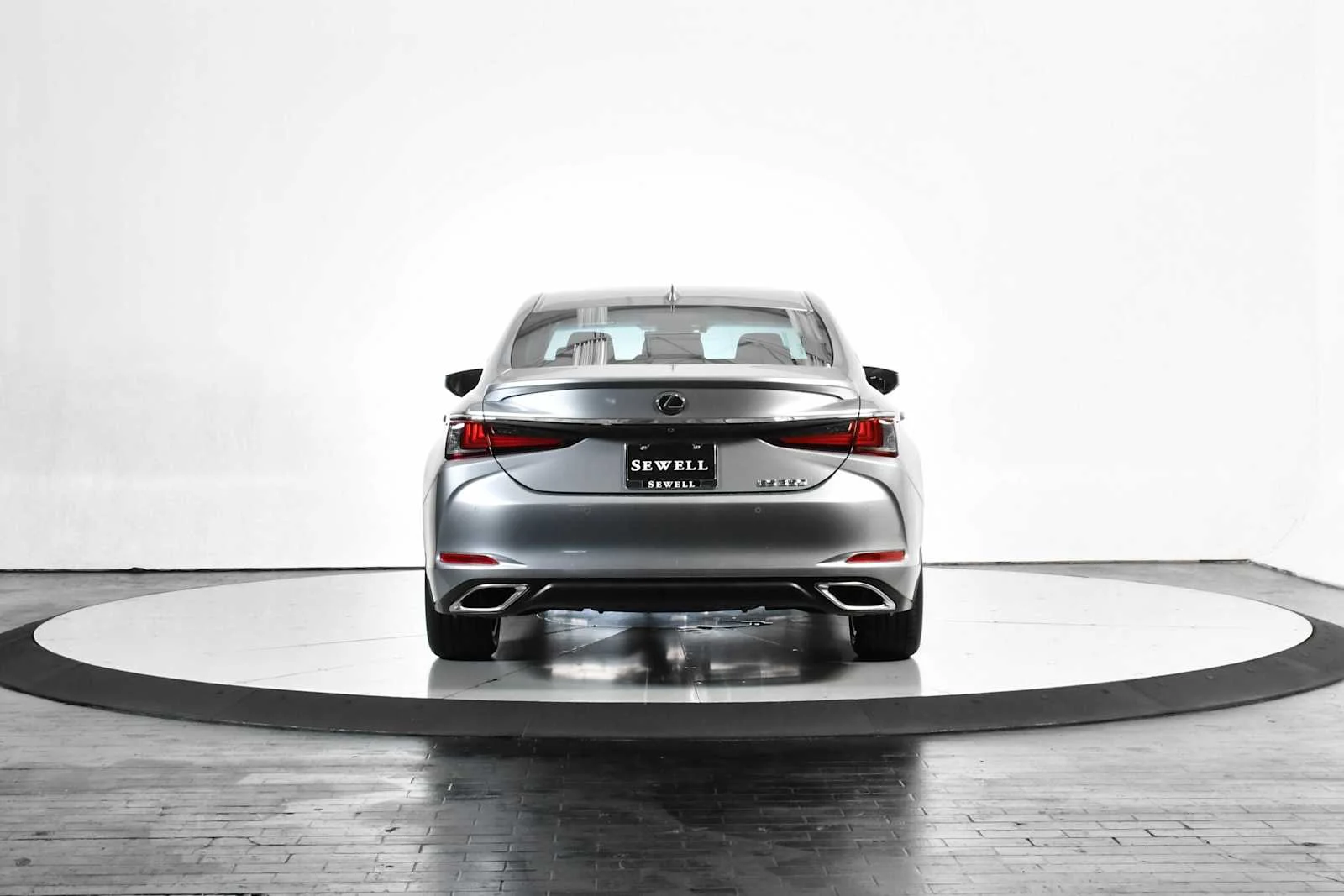 Used 2025 Iridium Lexus  image 5