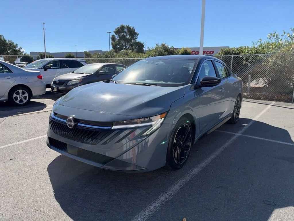 Used 2026 Gray Nissan SR image 3