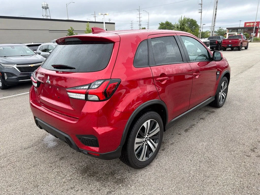 Used 2021  Mitsubishi 2.0 ES image 7