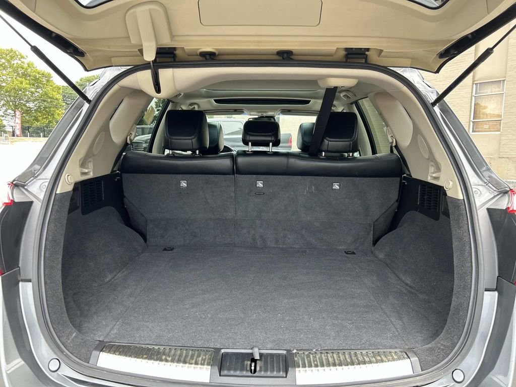 Used 2014 Gray Nissan SL image 11