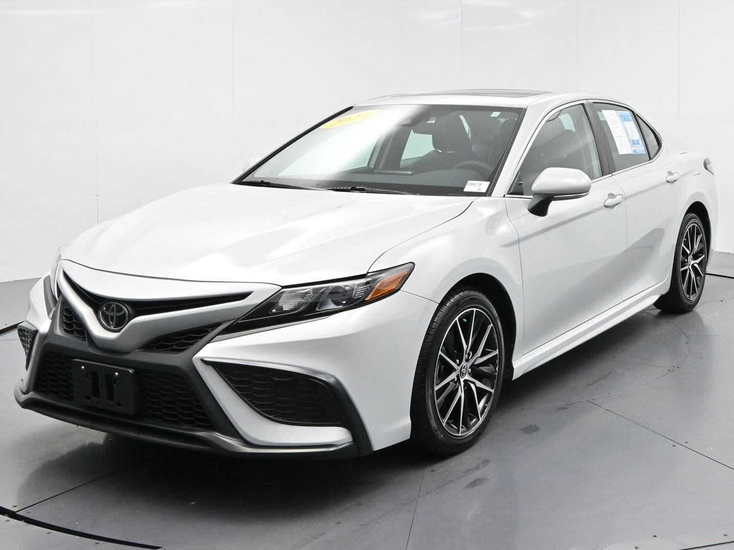 Used 2024 Ice Edge Toyota SE image 3