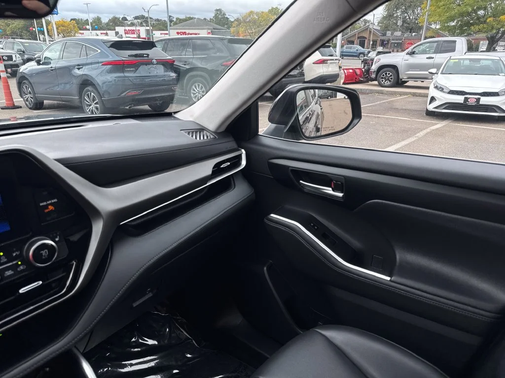 Used 2024 Black Toyota XLE image 30