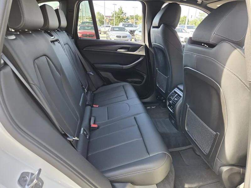 Used 2023 Alpine White BMW XDRIVE30I SPORTS ACTIVITY VEHICLE image 18