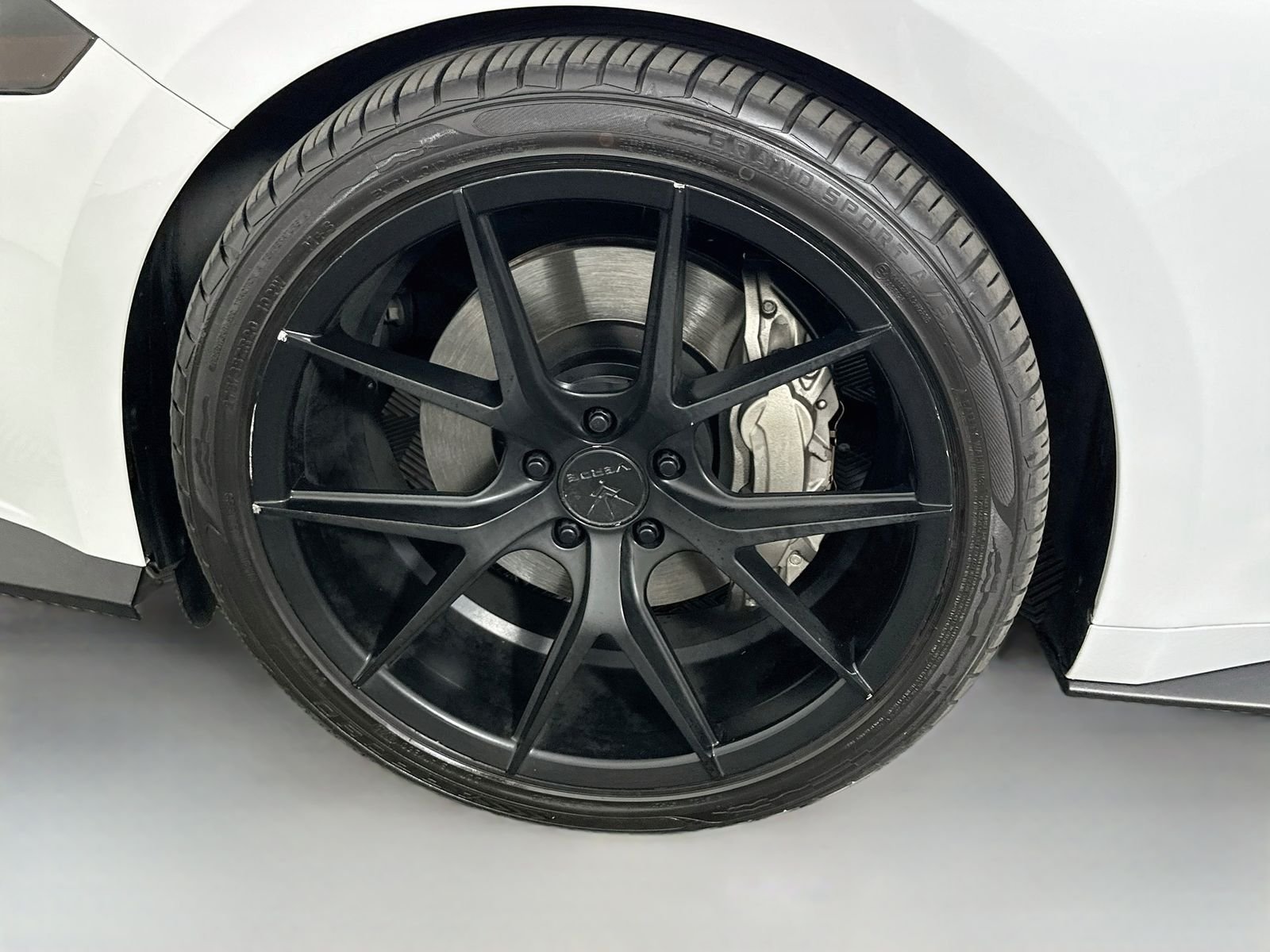 Used 2019 Oxford White Ford GT image 30