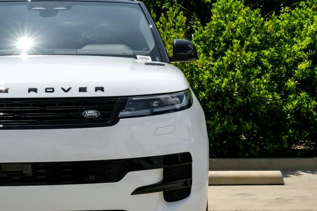 New 2026 Fuji White Land Rover SE image 53