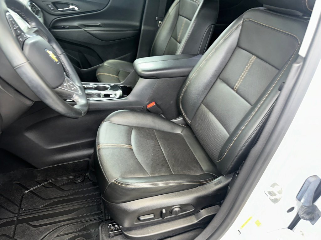 Certified Used 2023 Iridescent Pearl Tricoat Chevrolet Premier image 5