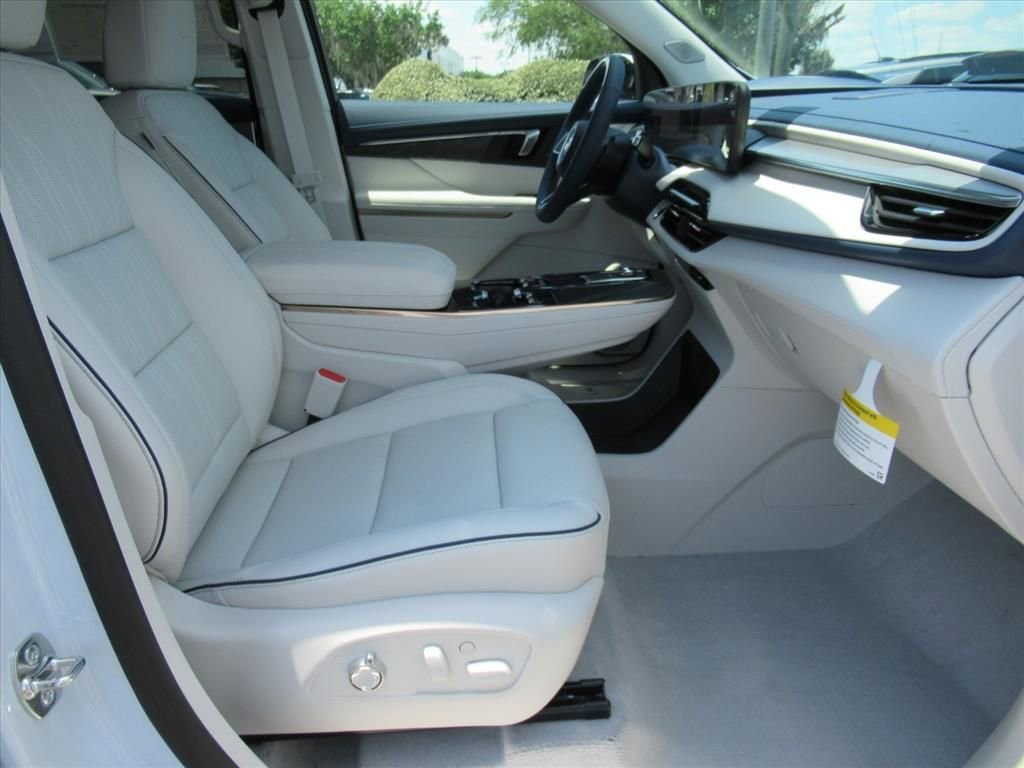 2026 Buick Enclave Avenir - Photo 10