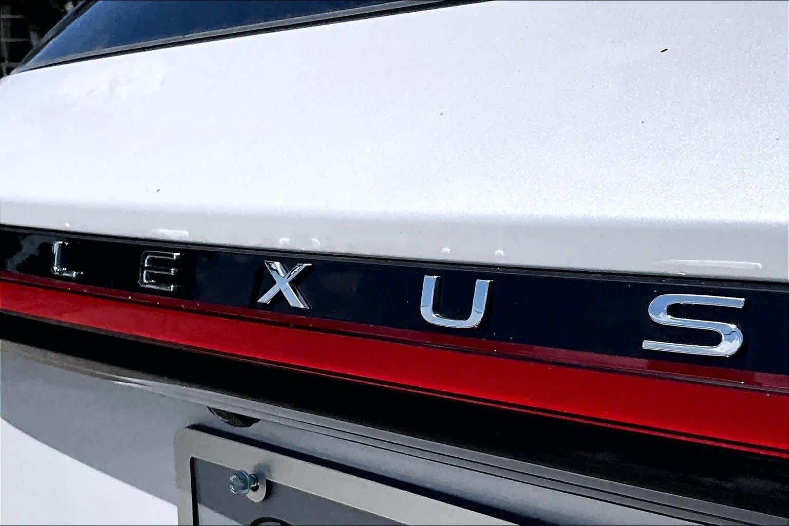 Used 2026 Eminent White Pearl Lexus  image 31