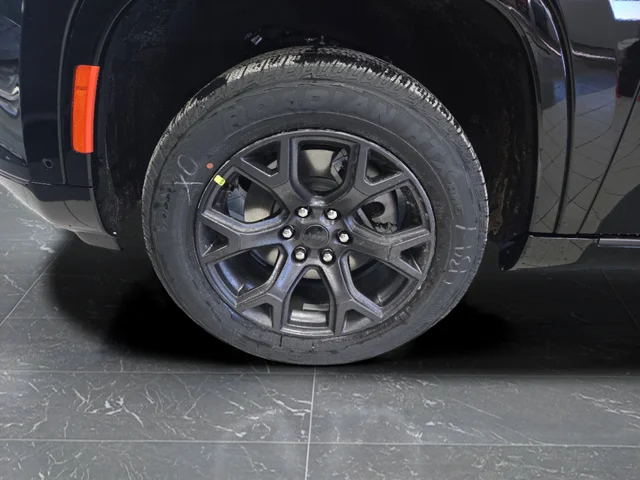 New 2026 High Gloss Black Exterior Paint Jeep Limited Altitude image 47