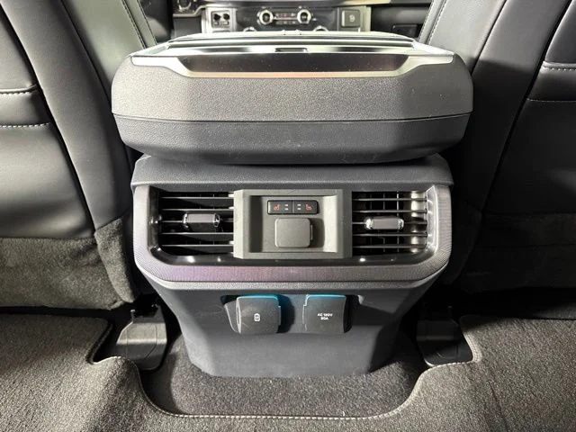 New 2026 Star White Metallic Tri-Coat Ford Platinum image 13