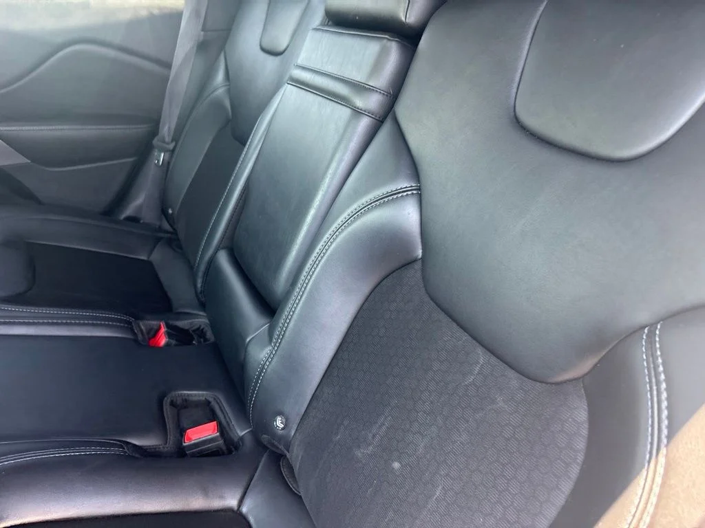 Used 2019 Gray Jeep Latitude Plus image 28