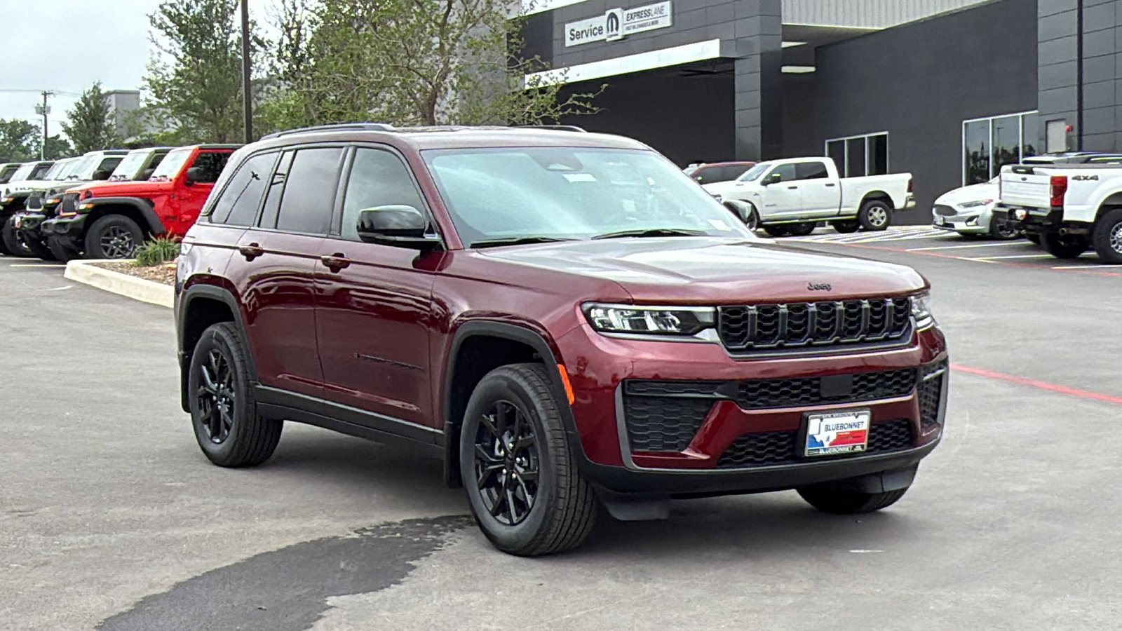 New 2026 Velvet Red Pearl-Coat Exterior Paint Jeep Laredo Altitude image 3