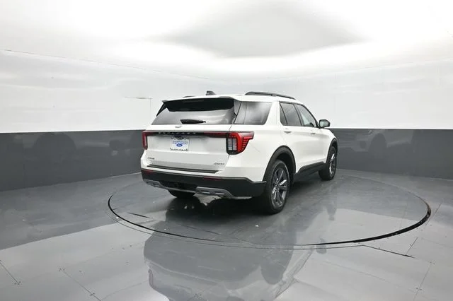 New 2026 Star White Metallic Tri-Coat Ford Active image 7