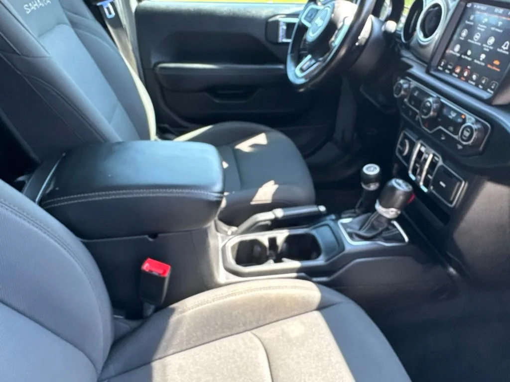 Used 2018 Sting-Gray Clearcoat Jeep Sahara image 35