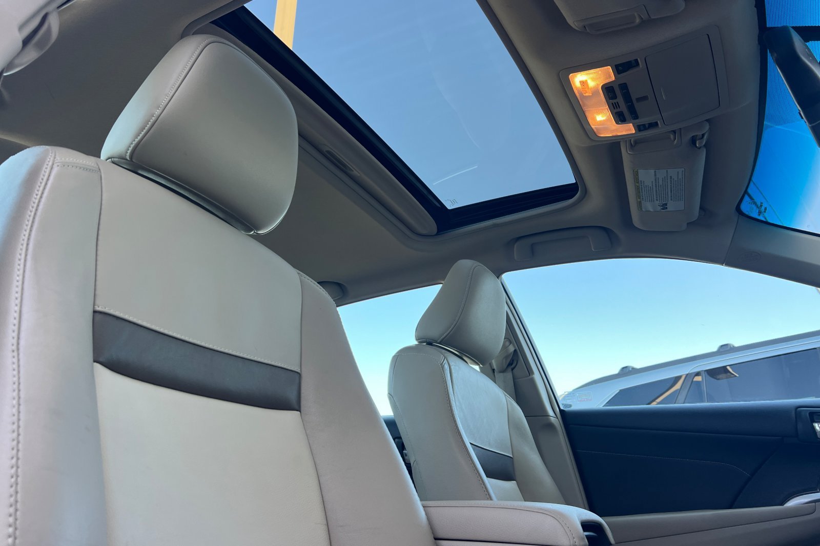 Used 2014 Super White Toyota L image 16