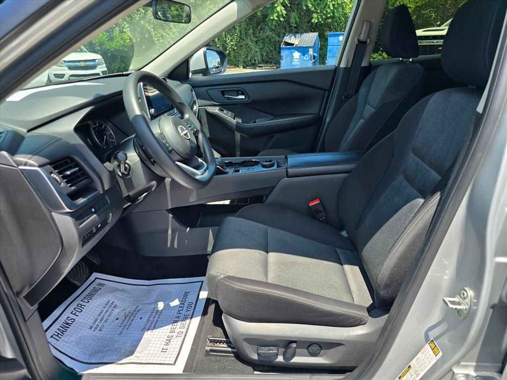 Used 2024 Silver Nissan SV image 11