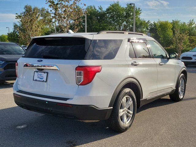 Used 2023 White Metallic Ford XLT image 6